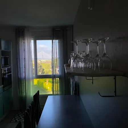 Apartment 6 Pieces Avec Une Vue Sur Le Pont De Normandie Honfleur